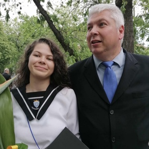 Életképek Tinédzserországból beszéljünk a bizonyitványosztás kapcsán gyerekünkkel kapcsolatot értékeld ne csak a jegyeket 